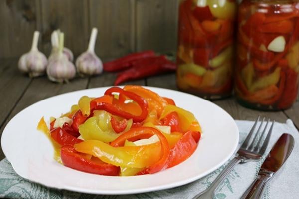Kórejský štýl nakladané papriky
