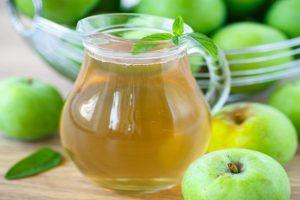 Krok za krokom recept na výrobu jablkového kompótu bez cukru na zimu