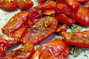 TOP 4 manieren om thuis gedroogde paprika's voor de winter te koken