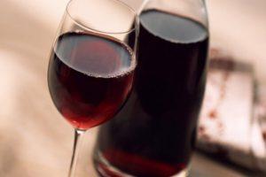 6 geriausi naminio juodojo vynuogių vyno receptai
