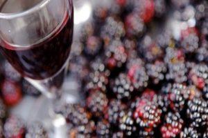 9 egyszerű recept a blackberry bor készítéséhez otthon