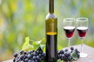 Das beste Rezept für die Herstellung von Wein aus moldauischen Trauben zu Hause