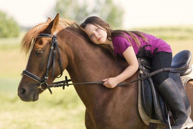 arklys ir mergaitė